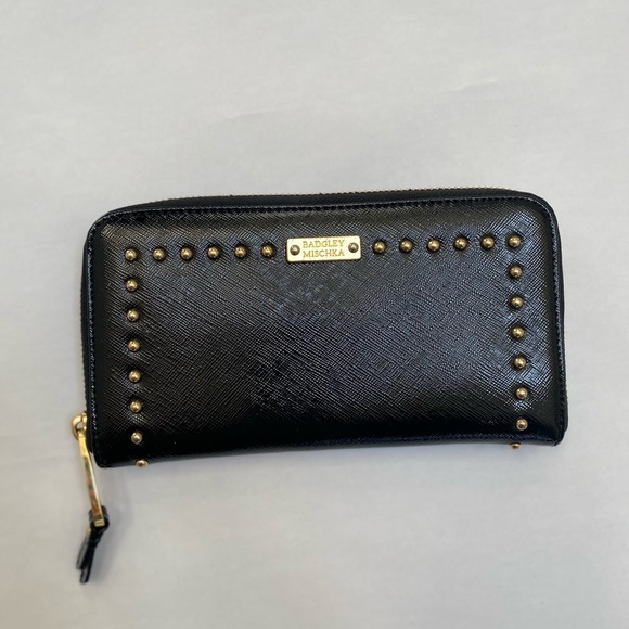 Badgley Mischka Wallet - Picture 1 of 2